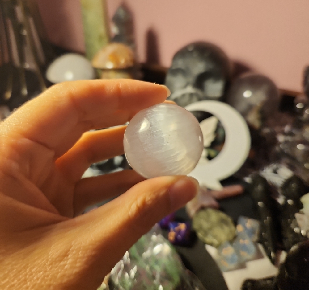 Selenite Sphere (36mm)